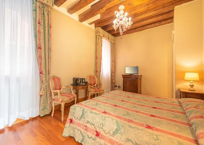 Ca Valeri Oda ve Kahvaltı 3*